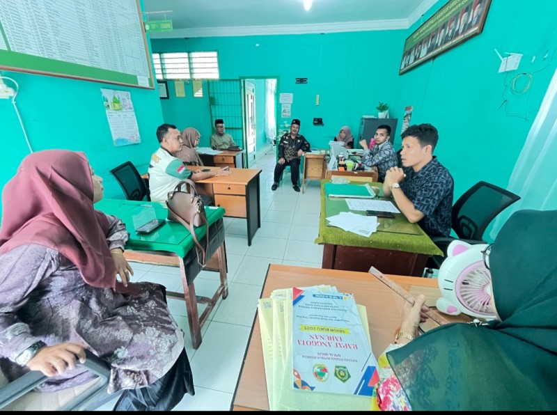 Ka KUA Kecamatan Kota Kisaran Timur Pimpin Rapat Qurban, Teguhkan Semangat Ibadah dan Sinergi Pelayanan Keagamaan