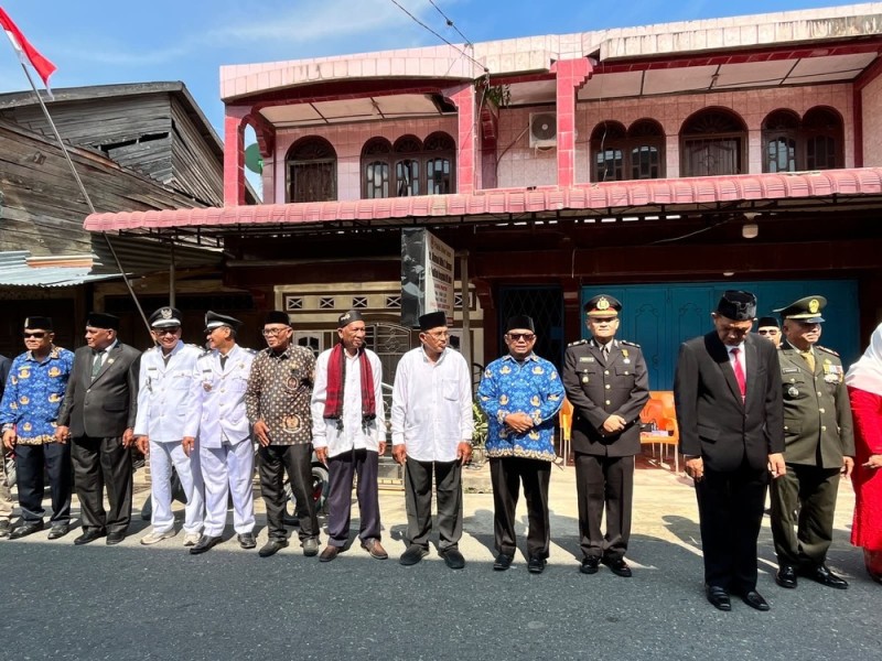 Ka. KUA Sei Kepayang Ikut Antusias Semarak dalam Pawai Defile HUT ke-81 RI